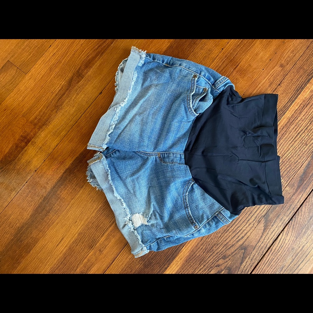 Maternity shorts size medium